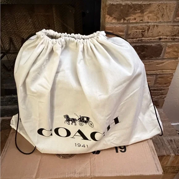 Coach Harmony Hobo 1941 NWT - Picture 5 of 9